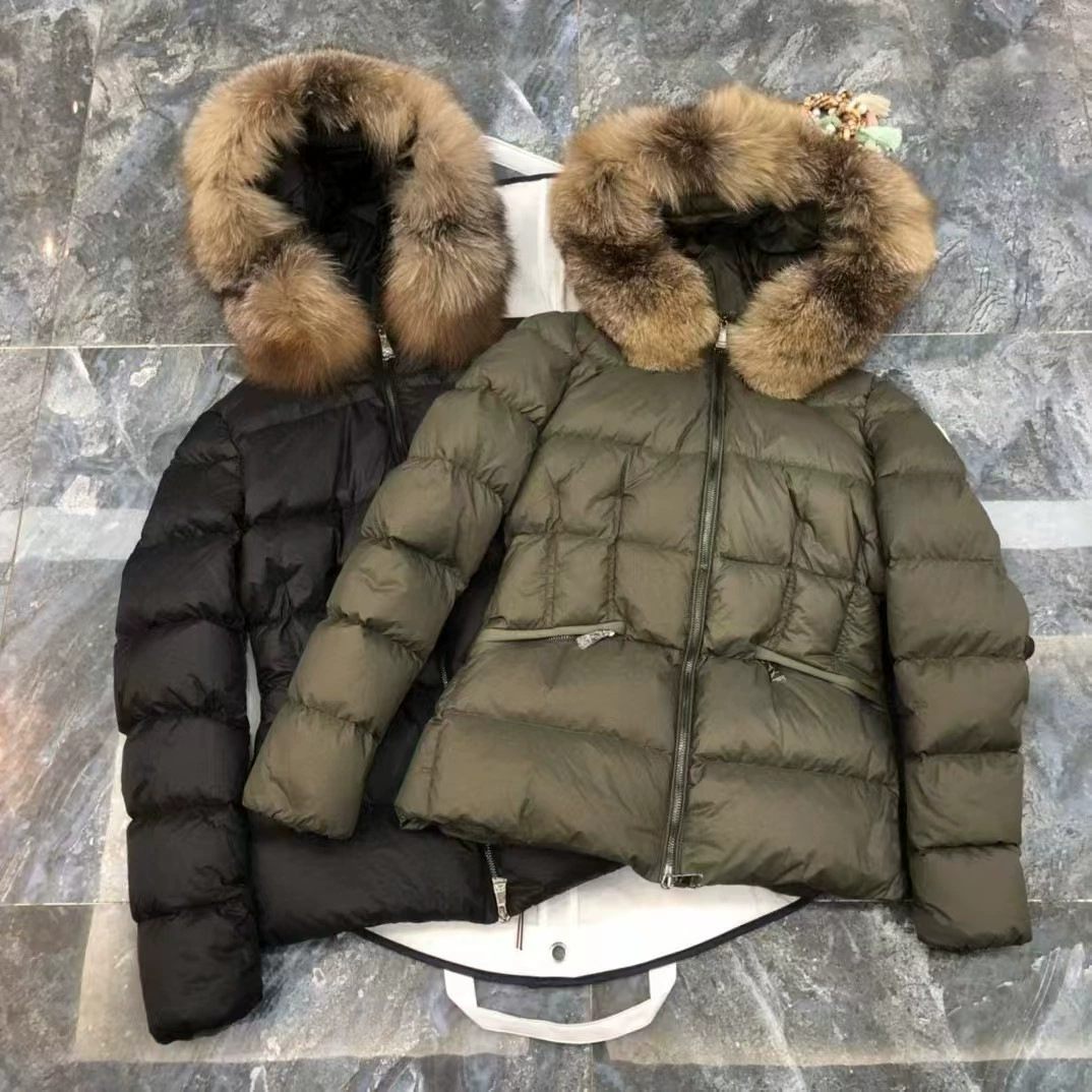 Коротко-длинное по форме модное зимнее корректор, длина по середине