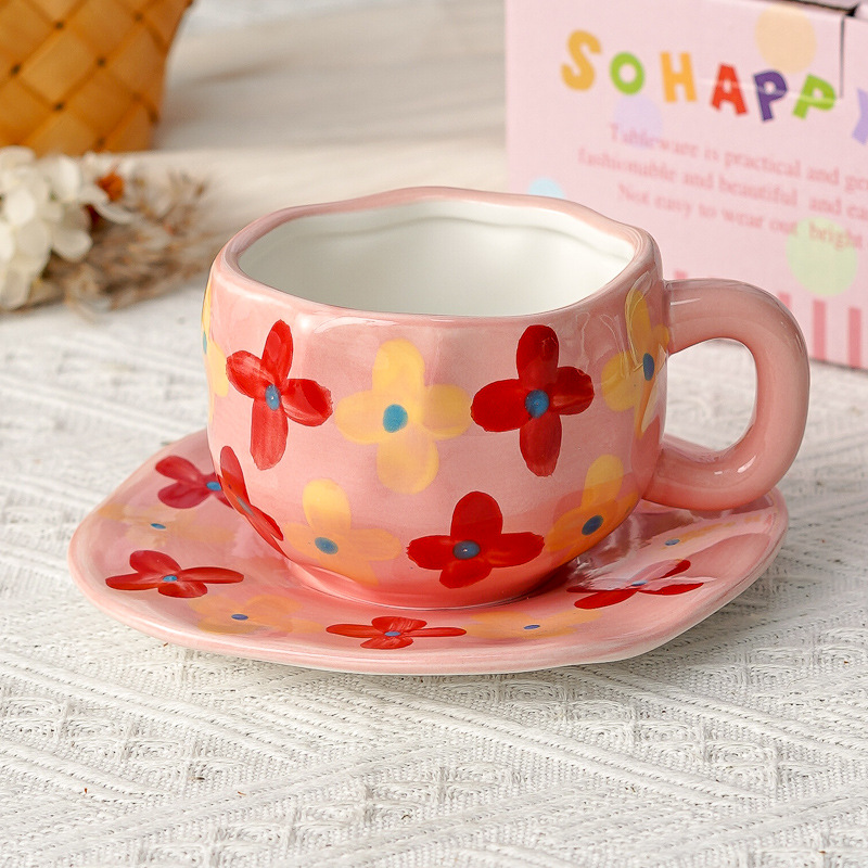 Hermoso conjunto de tazas de café y platos Regalos comerciales Irregulares tazas de desayuno transfronterizas de cerámica Pastoral pintada a mano esmaltada