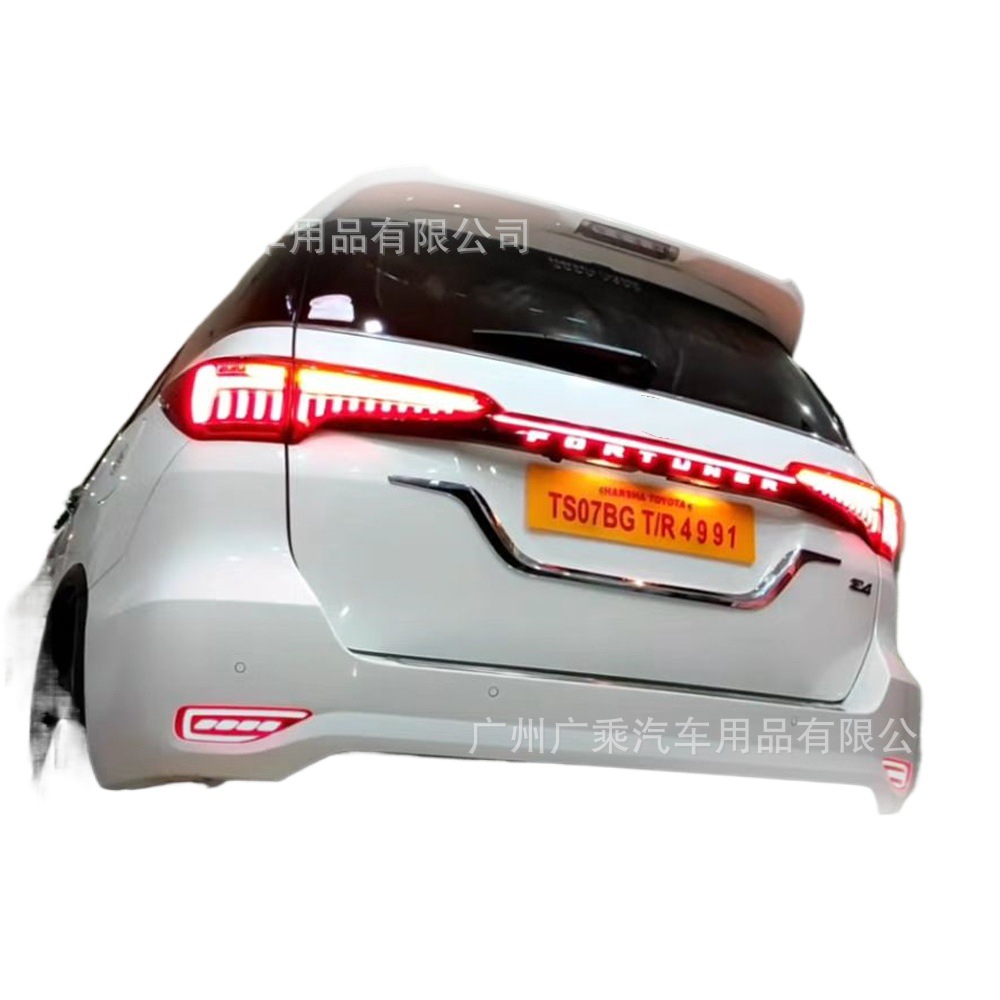 Adecuado para 16-24 Toyota Runner luz trasera Traveler Kenuner luz trasera modificada luz de freno trasera