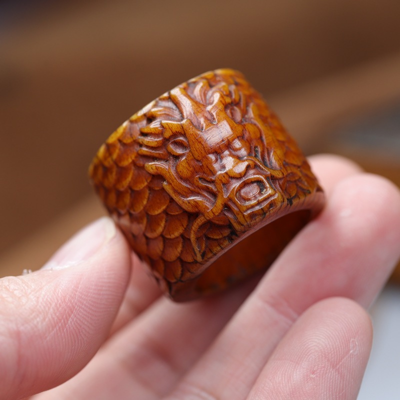 Xizang old yak bone carving faucet wrench men's personality ring old yak bone text play bone play jewelry wholesale