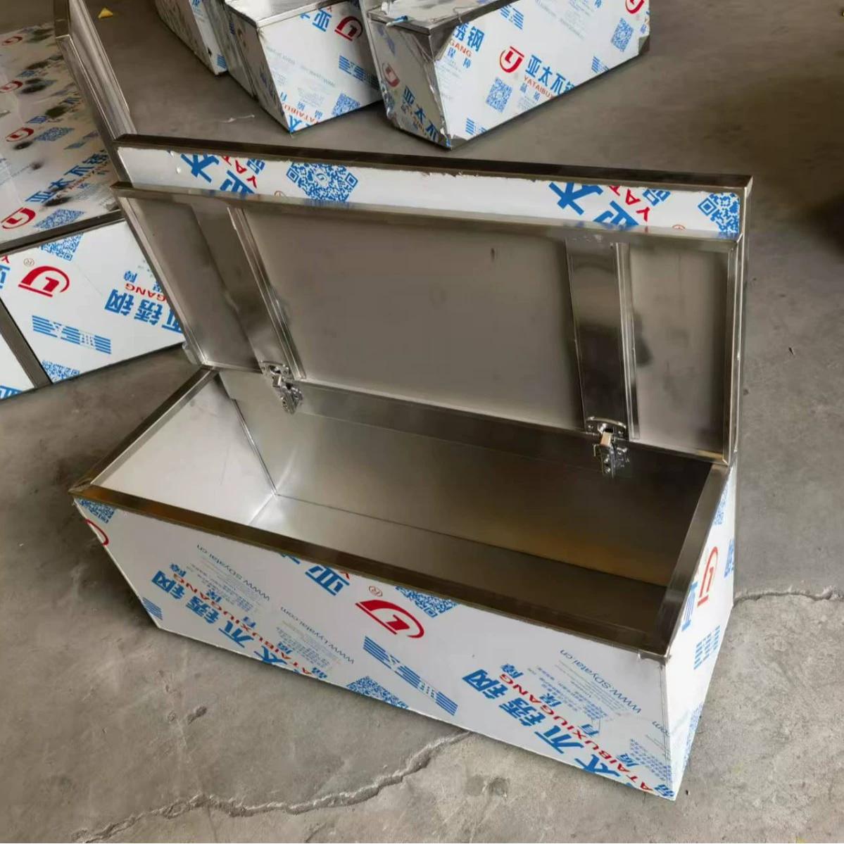 Сиденье из нержавеющей стали из укрытия угольной шахты Zhongtu поставляет сиденье из нержавеющей стали 2-4 места