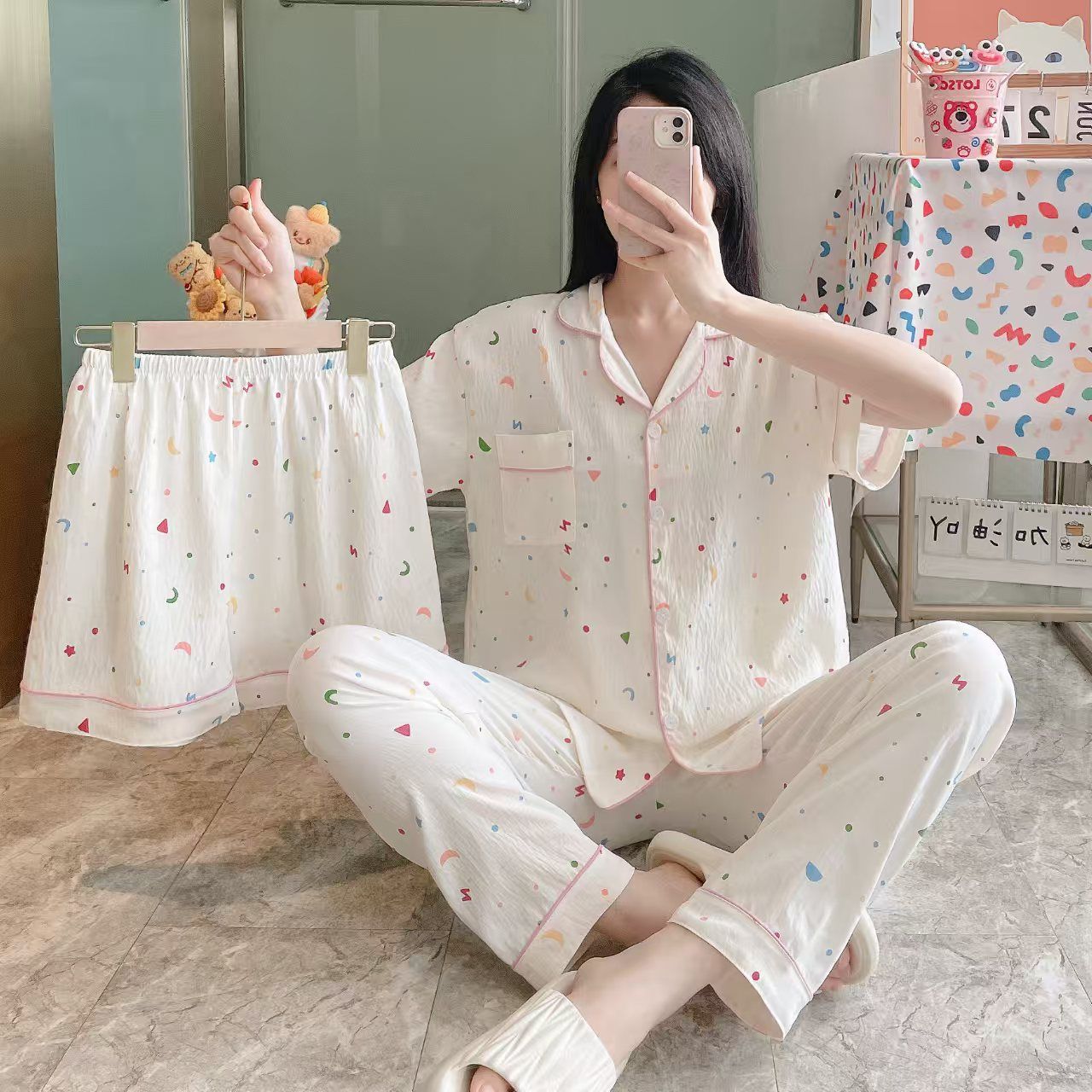 Empaquetado fuera de una sola nube pijamas de algodón de tres piezas para mujer verano dulce pantalones cortos de manga corta ropa de dibujos animados para el hogar