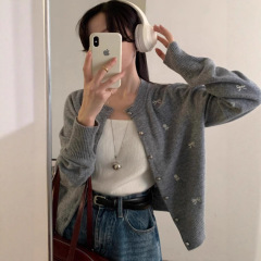 早秋韩系圆领蝴蝶刺绣针织开衫女秋冬新款宽松甜美风气质毛衣外套