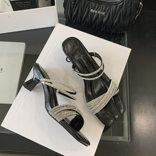 ��ʽ�����_��ێ�¶ֺ�и��ɴ�����ЬŮ��2025�¿�С�����^��ȹ