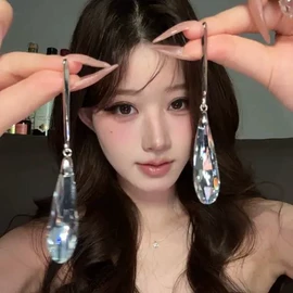 耳钉;项链;耳环