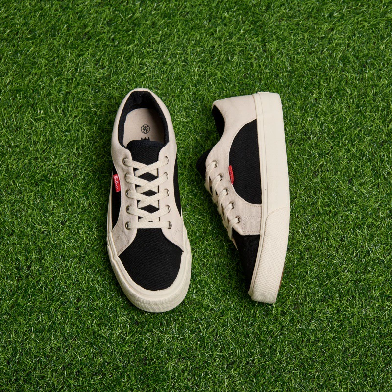 Мужская модная обувь в гонконгском стиле, черно-белые парусиновые туфли, корейская версия, универсальные студенческие пары, повседневные кроссовки с низким верхом