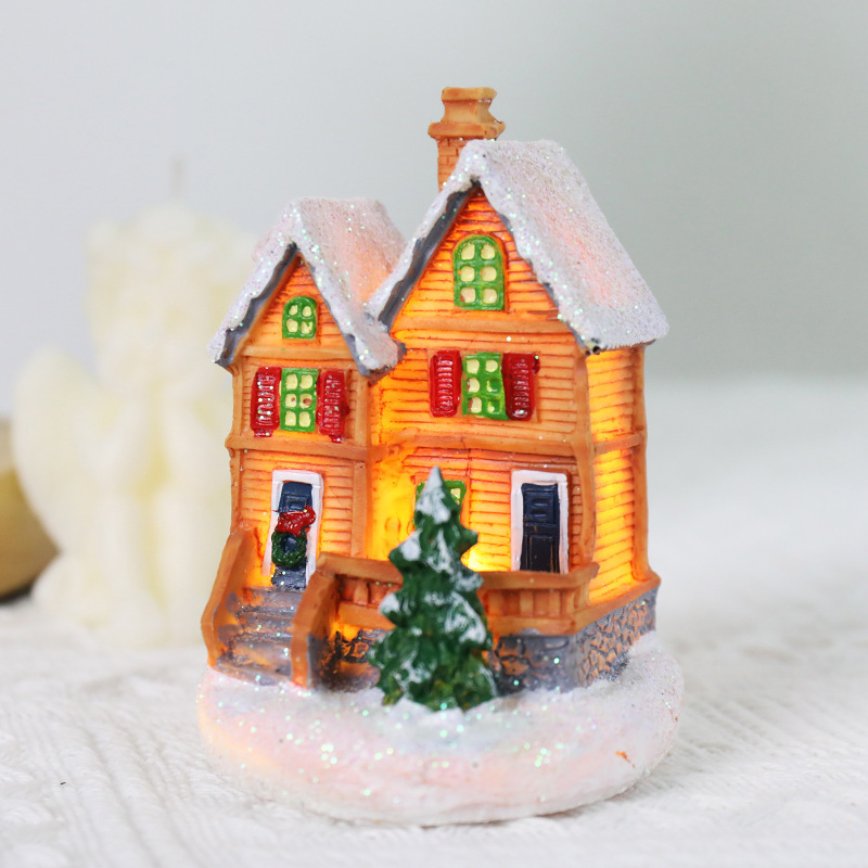 クリスマスの新しい装飾品樹脂の小さい家の小さい景観の樹脂の家はクリスマスのアイデアの贈り物を並べます。|undefined