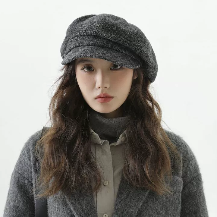 Retro knitted demi-season keep warm hat