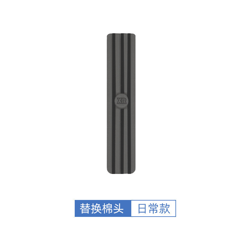 怠け者のスポンジは吸水してミニのモップを持っています。|undefined