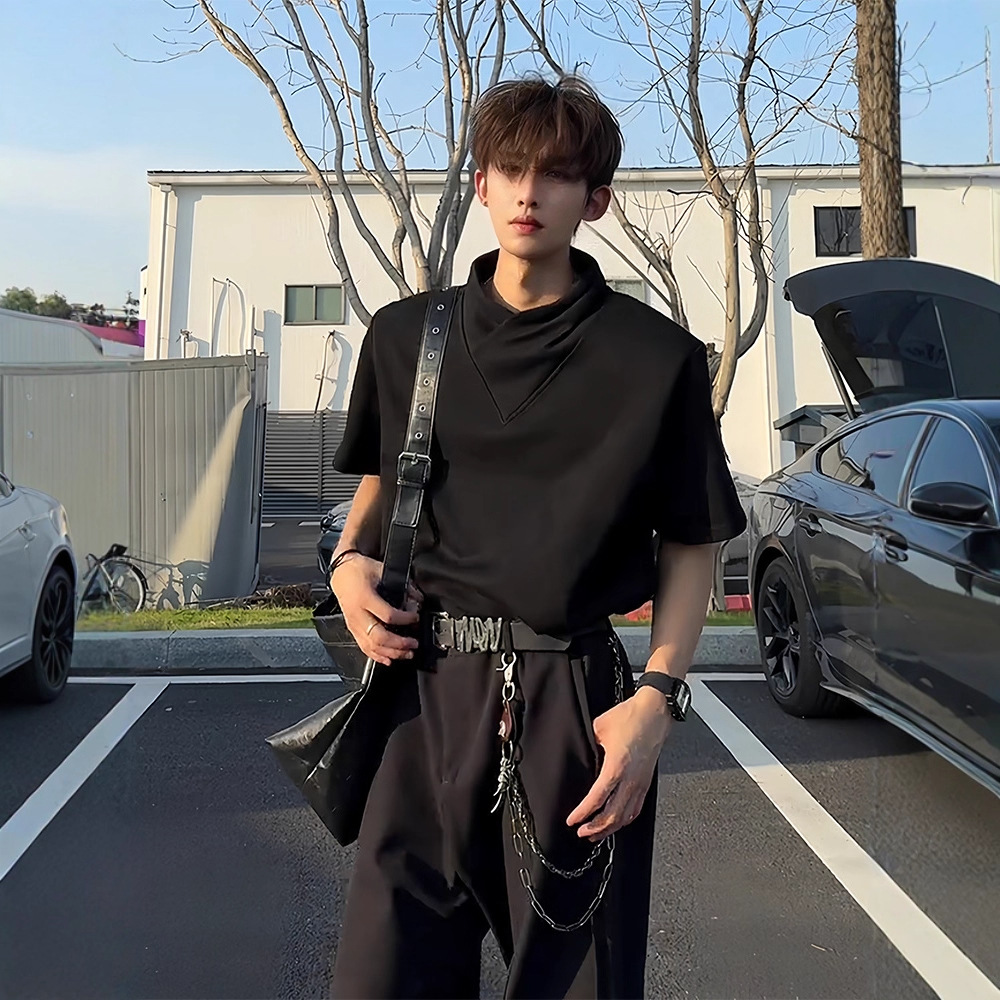 아메리칸 스타일 스태킹 디자인 하프 터틀넥 반팔 티셔츠 남성 여름 멋쟁이 고급스러운 블랙 어깨 패드 반팔