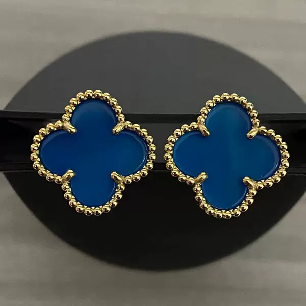 Gold [Blue Chalcedony 1.5cm] Stud Earrings