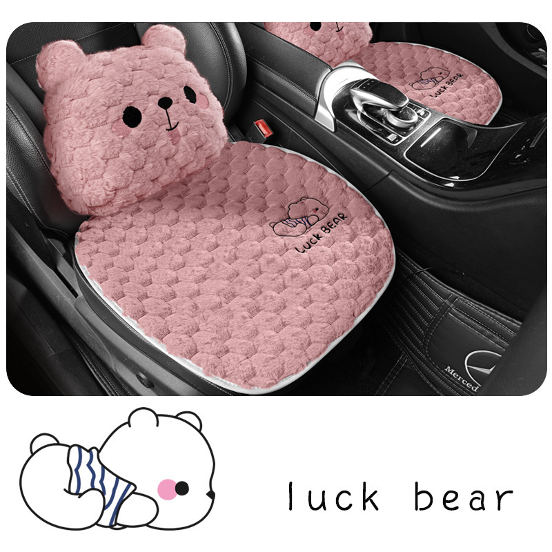 新型の自動車の座布団は冬のぬいぐるみが可愛いです。女性は保温してお尻を温めます。|undefined