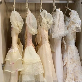 连衣裙;其他短外套;羽绒服