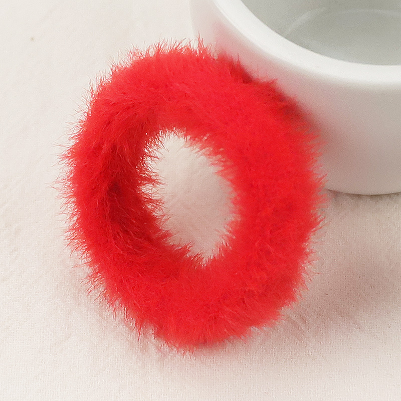 Nueva banda de pelo de felpa de color caramelo Red de cabeza roja cuerda simple banda de goma accesorios para el cabello de otoño e invierno accesorios para el cabello de alta elasticidad