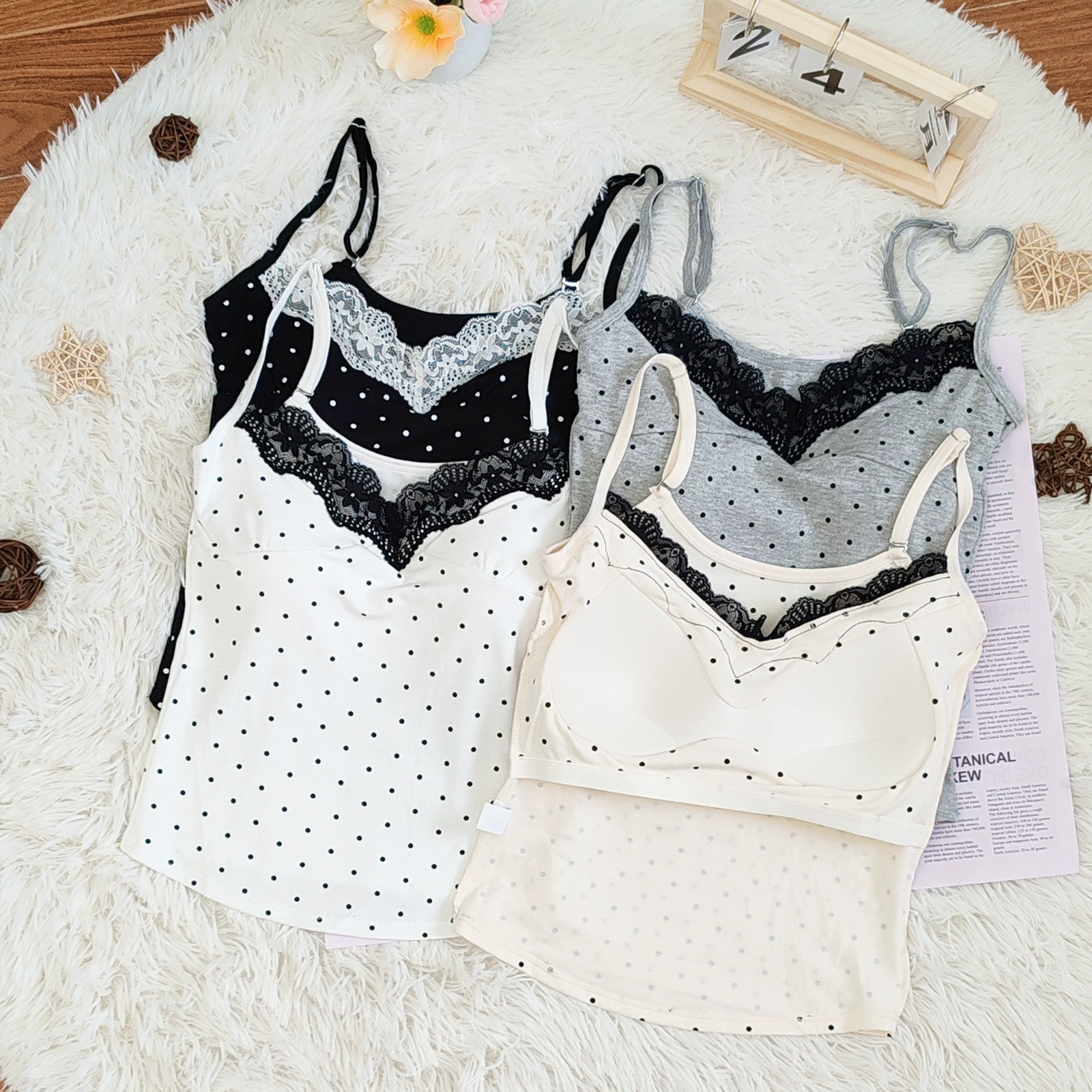 Топ-бюстгальтер, укороченный топ на весну, с чашечками