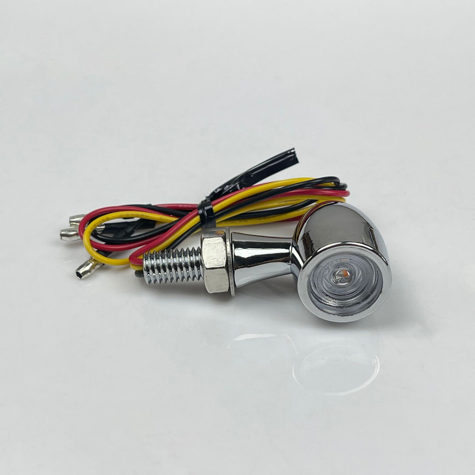 노란색과 빨간색 빛이 있는 전기도금된 투명 커버