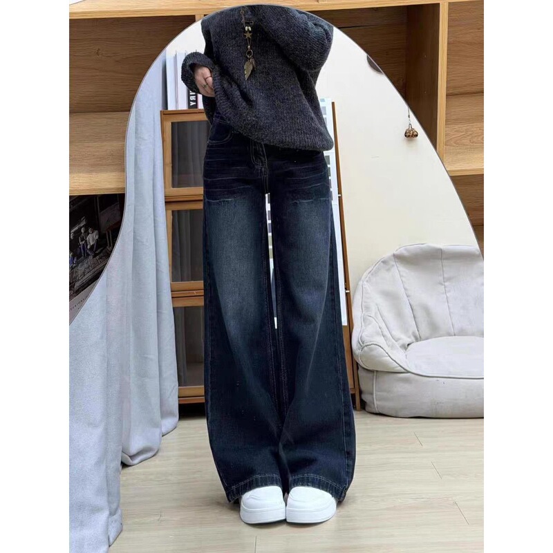 American Retro Flared Jeans for Women, New Style, Low-Waist, Loose Fit, Hip-Covering, Slimming, Versatile Wide-Leg Floor-Length Pants American Retro Flared Jeans for Women, New Style, Low-Waist, Loose Fit, Hip-Covering, Slimming, Versatile Wide-Leg Floor-Length Pants