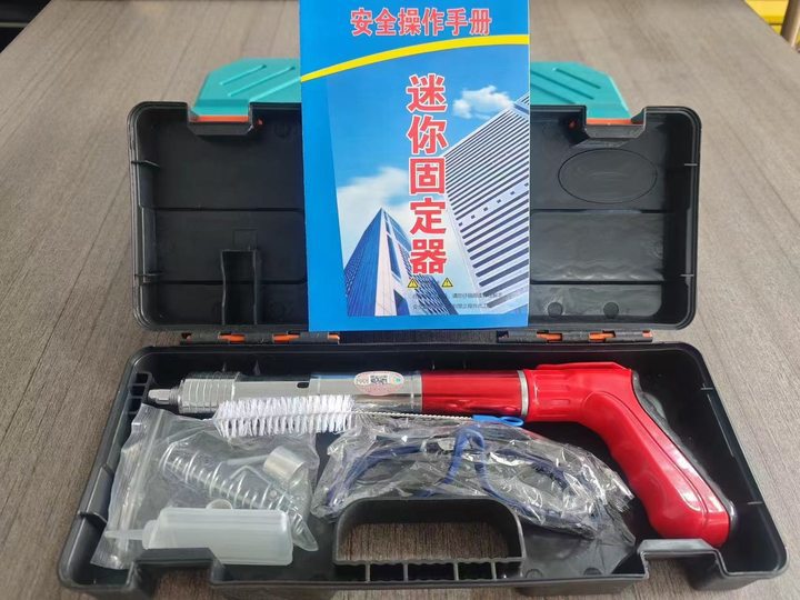 Mini Pistola Clavadora Portátil Manual para Carpintería y Techos