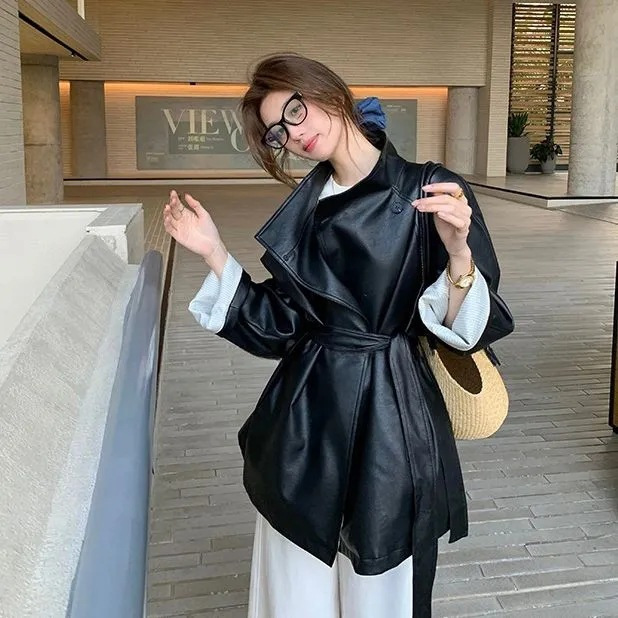 High-End Black Design Versatile Leather Jacket for Women, Cool and Sassy Style, Waist-Cinching Mid-Length Windbreaker Jacket, Trendy