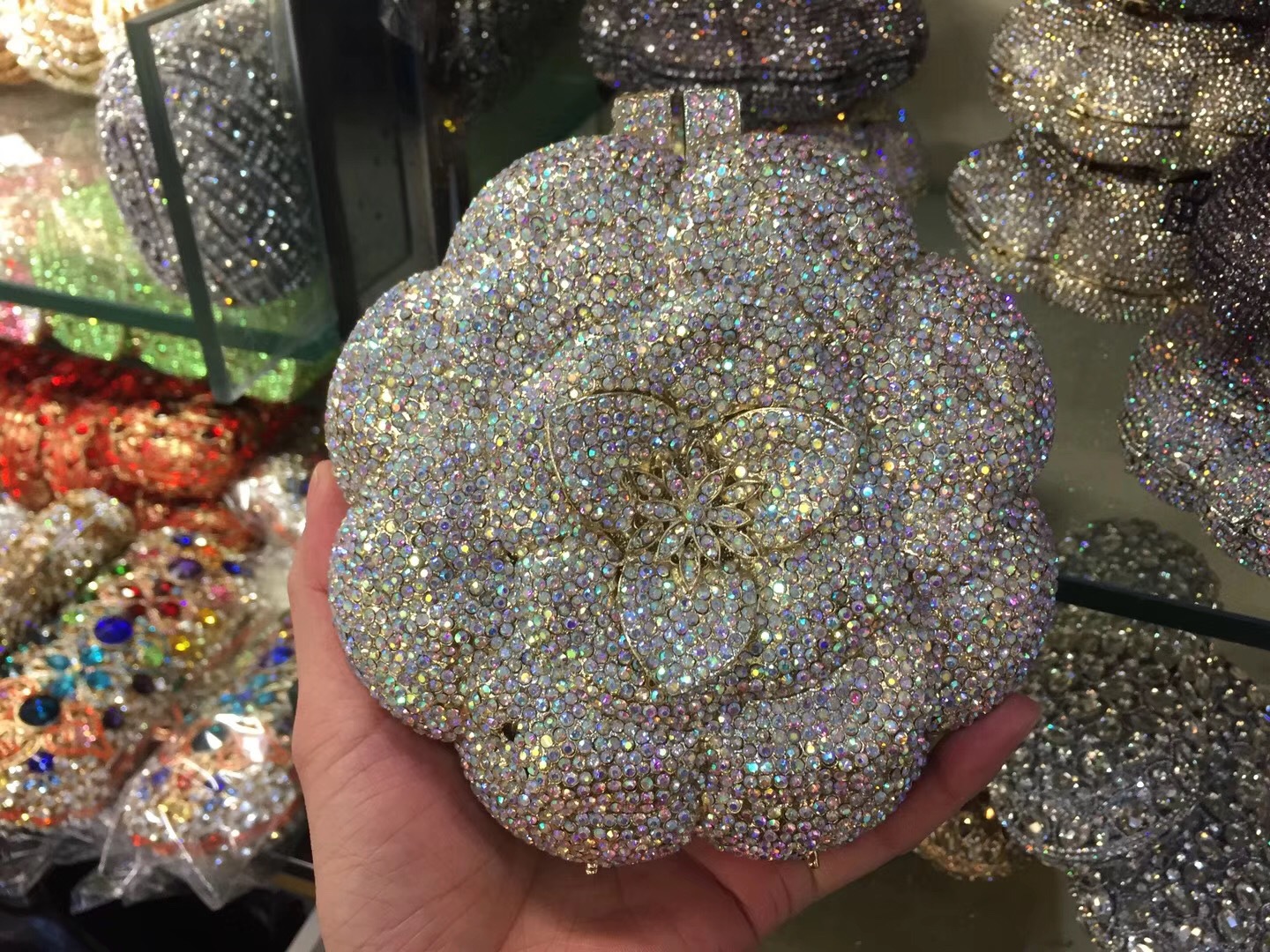 Bolsa de mano de flores de diamantes hecha a mano bolsa de cena de boda europea y americana flor tridimensional bolsa de mano de diamantes