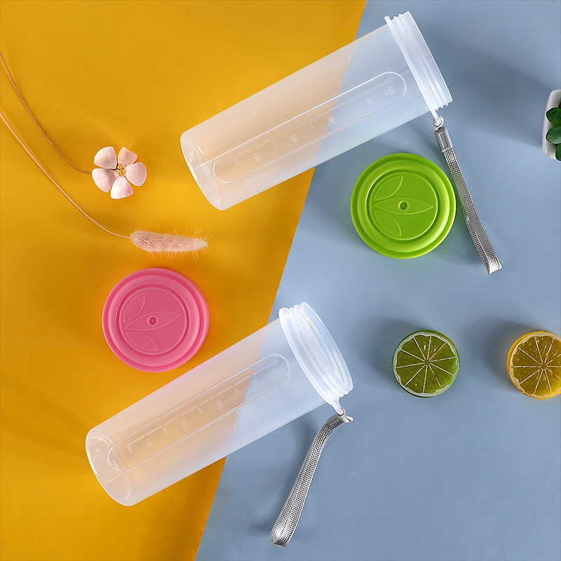 Deportes batido proteína polvo batido taza portátil estudiante de plástico 600ML taza de agua de una sola pieza regalo de entrega