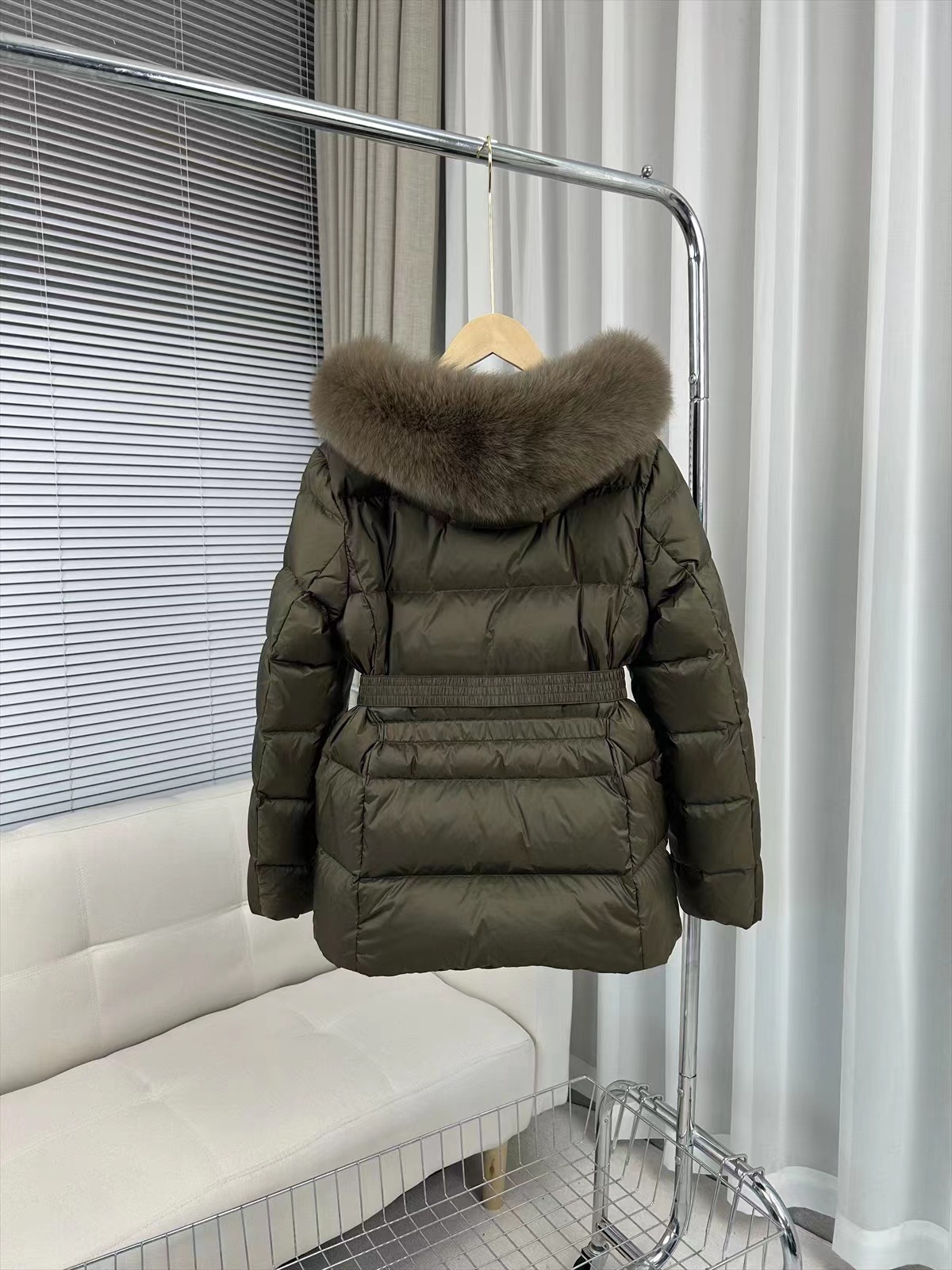 Autumn Winter New European Style Waist Slimming 90 White Duck Fox Fur Collar Down Jacket Women Short Trendy Coat_voghion.com