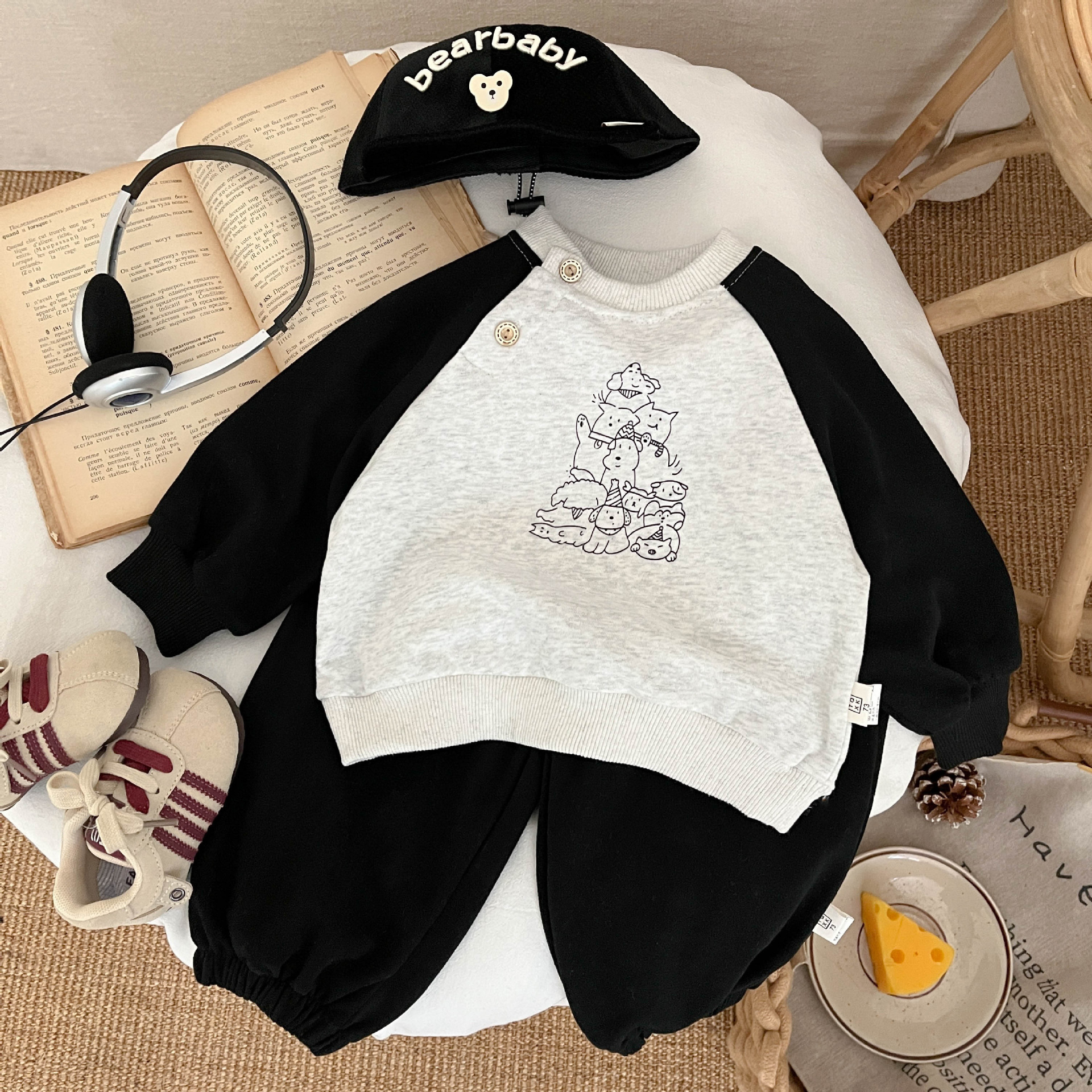 男童春季套装2025新款宝宝帅气拼色休闲卫衣裤子秋季款时髦两件套