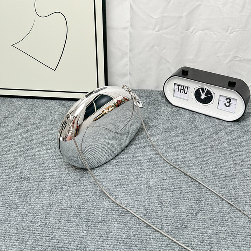 Small Minority Metal Shell Bag for Women 2024 New Fashion Chain Strap Shoulder Crossbody Bag Versatile Ins Mini Bag Accessory