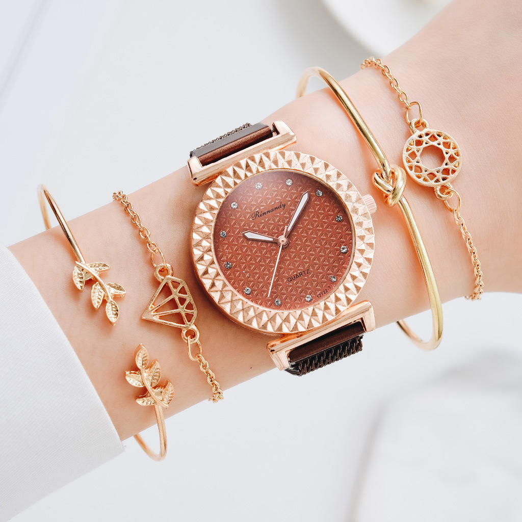 Casual Geometric Magnet Buckle Quartz Women's Watches display picture 13