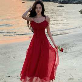 法式度假风复古吊带连衣裙红色订婚礼服裙收腰显瘦荷叶边沙滩长裙