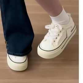 高颜值超火透气百搭复古校园风厚底帆布鞋秋季新款运动板鞋女