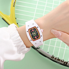 2022�¿�Ůʿ�ǹ�ϵ������荷��η�ˮ�r��ҹ���ֱ�