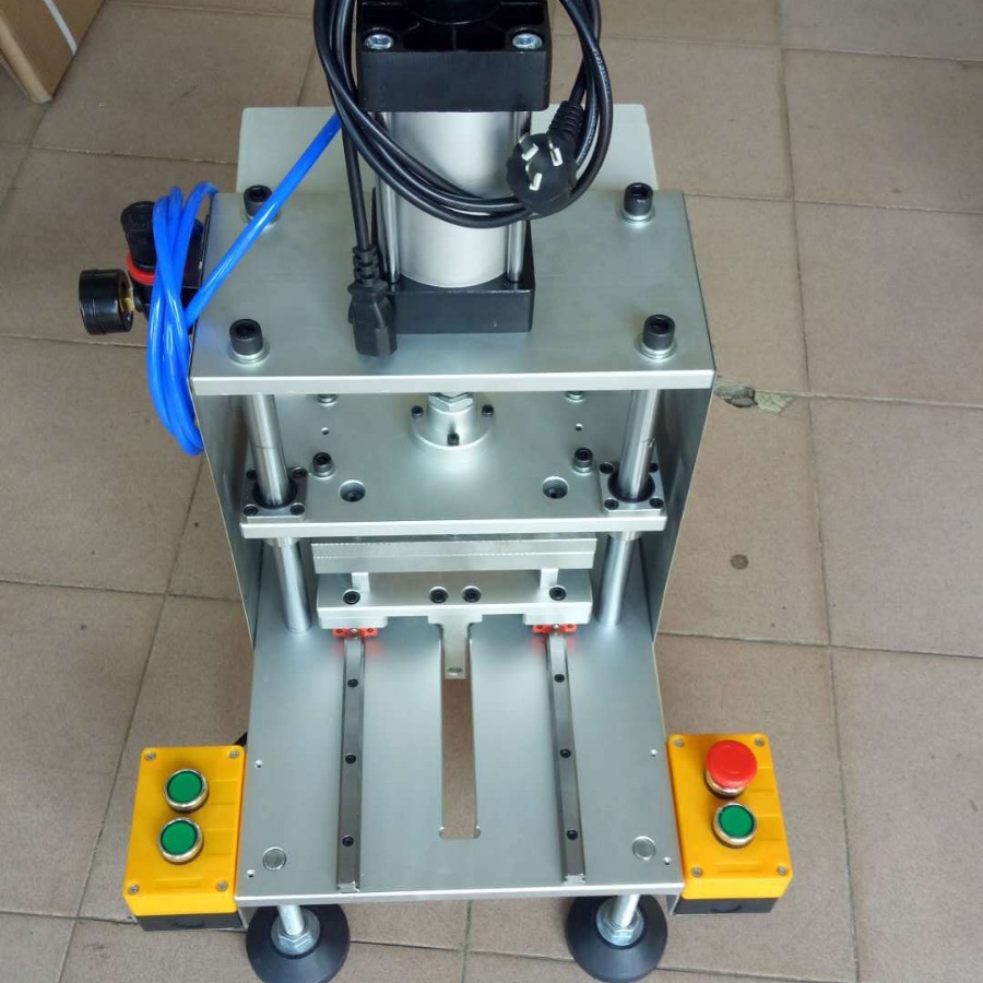 厂家直供切水口治具 冲切模 塑胶水口冲切治具 气动加热切水口机