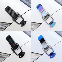 After car modification, the trunk buckle is surrounded and fixed, and the bumper is fastened with carbon fiber pattern lock buckle for repairing gaps and decoration