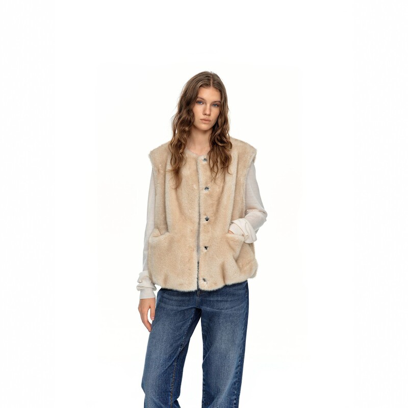 Taffa Tangfa: Original, soft, and smooth short-sleeve vest with a delicate, fine fleece texture and a round neckline, designed for women