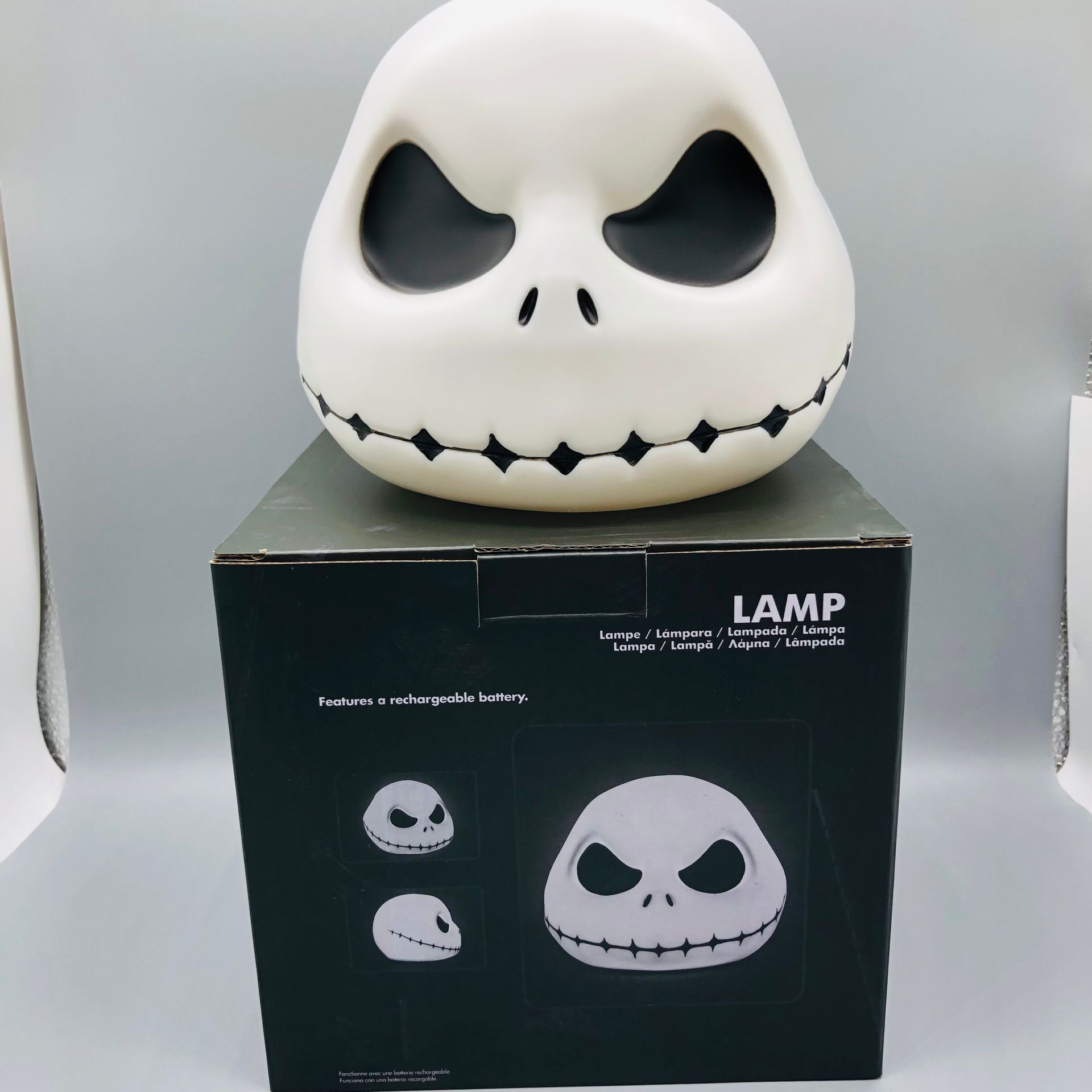 Luz LED de Noche Creativa USB con Luz Cambiante de Color para Halloween