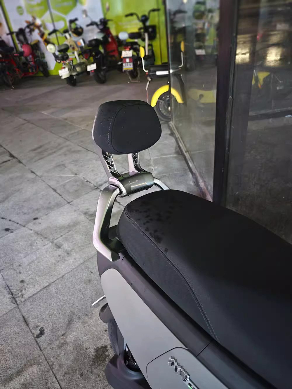 Suitable for the Rear Backrest Armrest of the No. 9 Electric Scooter Nzmixfzmzmix Short Tail Seat F2Zf90Mmax2 Rear Armrest