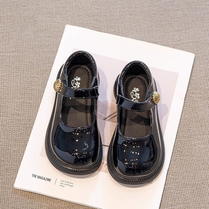 Zapatos de cuero negro de niñas 2026 primavera y otoño nuevos zapatos de princesa de moda para niños estudiantes zapatos de espectáculo de estilo inglés