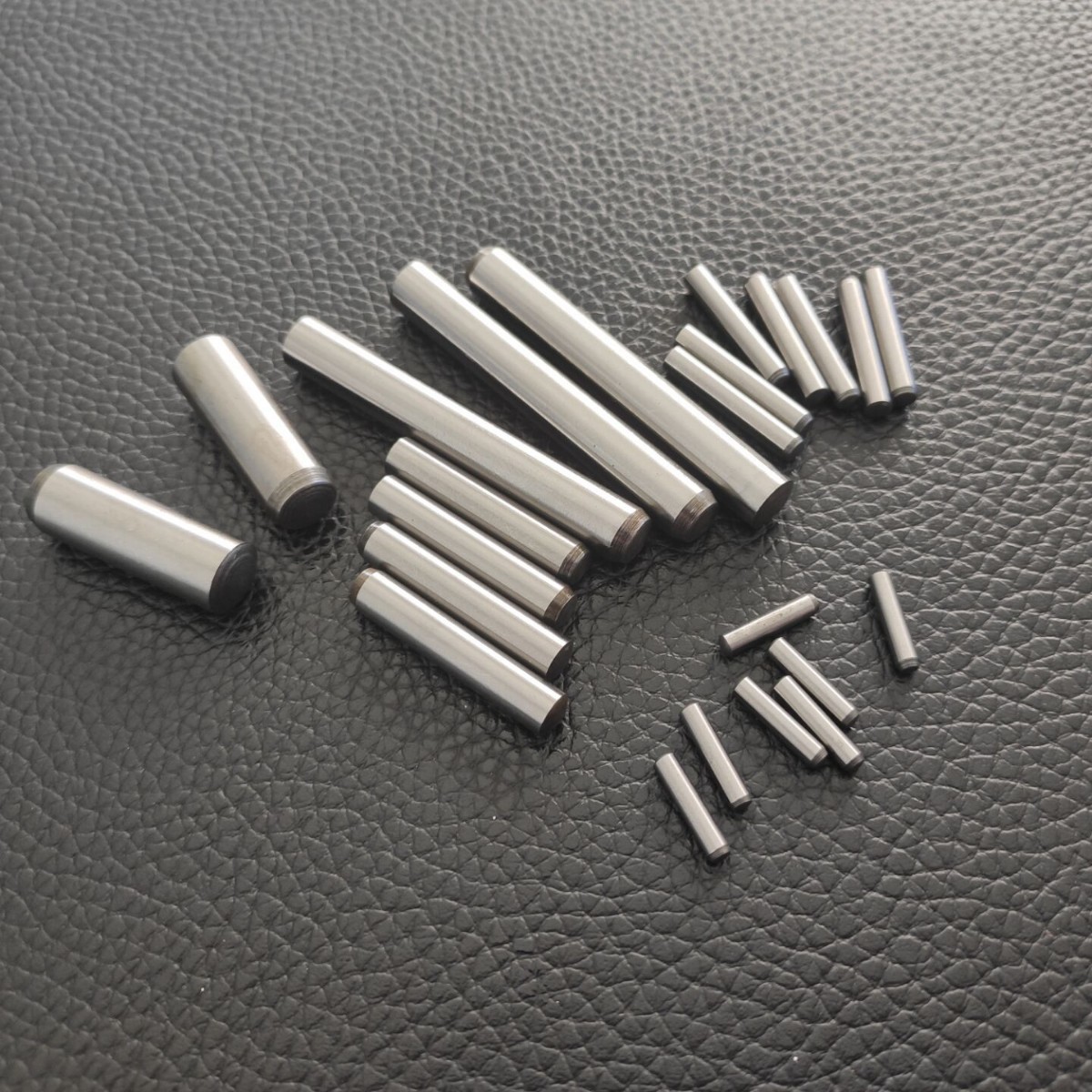 跃冠 DIN6325 圆柱销 2*14 16 18 20 轴承钢 定位销 m6级上公差