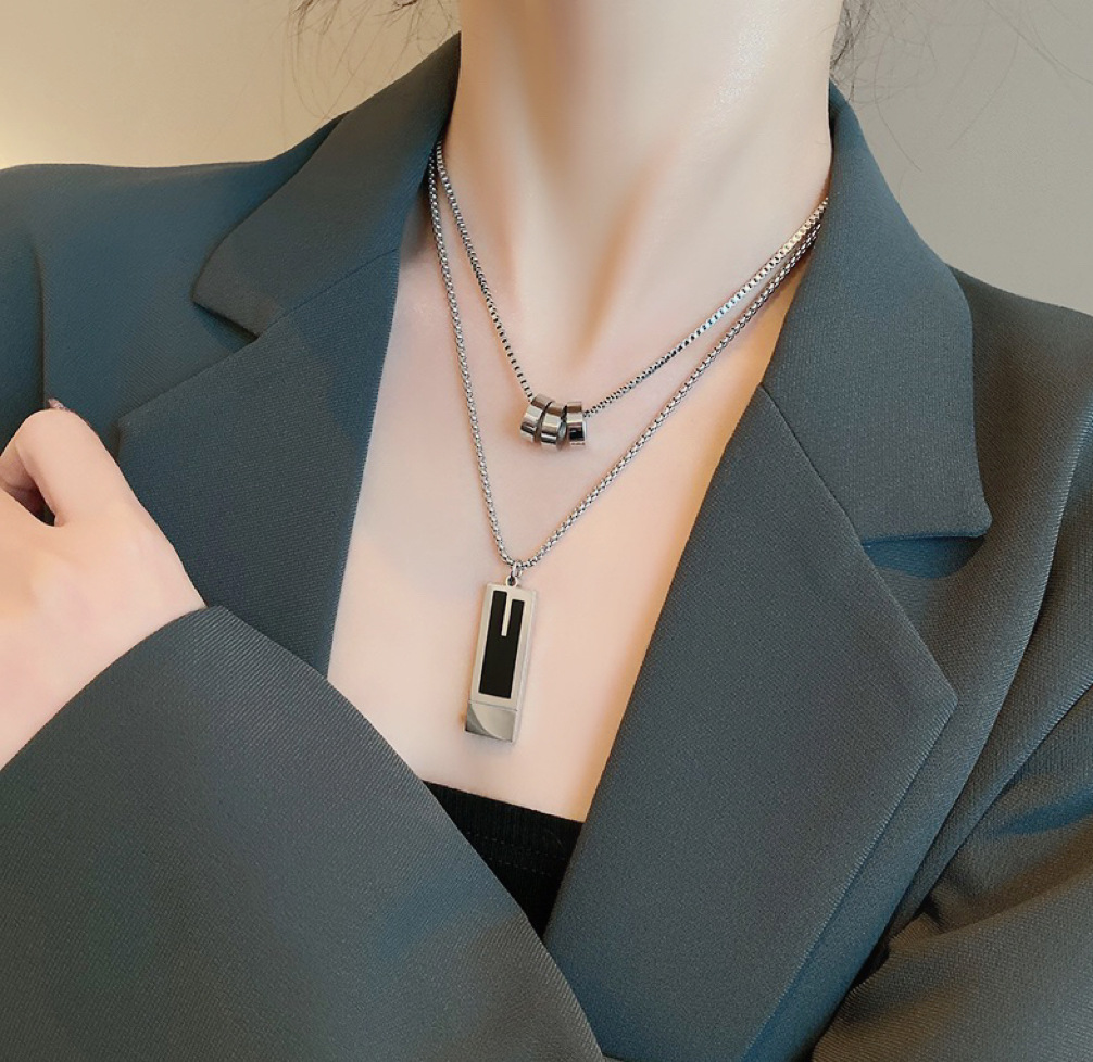 Women's high-end simple design accessories double-layer stacked titanium steel non-fading clavicle chain light luxury_voghion.com