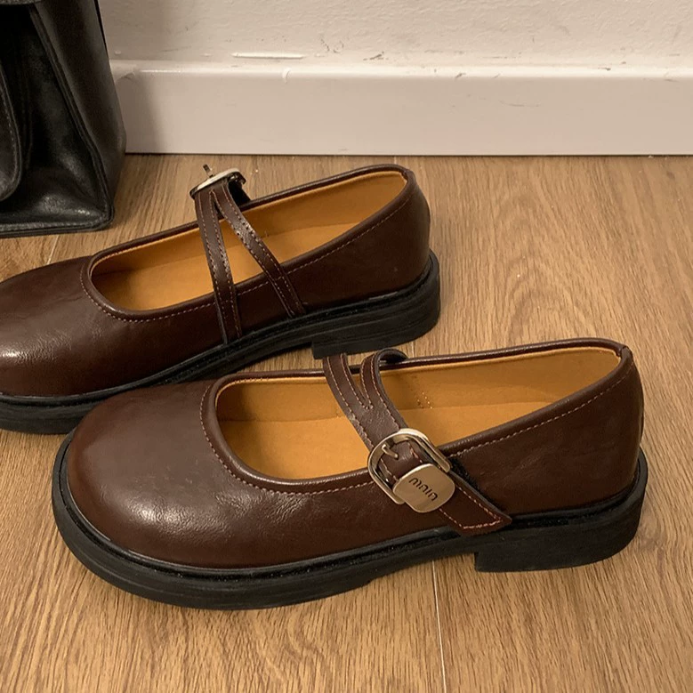 Модные пригородные черные ретро плоские туфли маленькие кожаные женские 2025 новые весенние и осенние юбки французские туфли Мэри Джейн