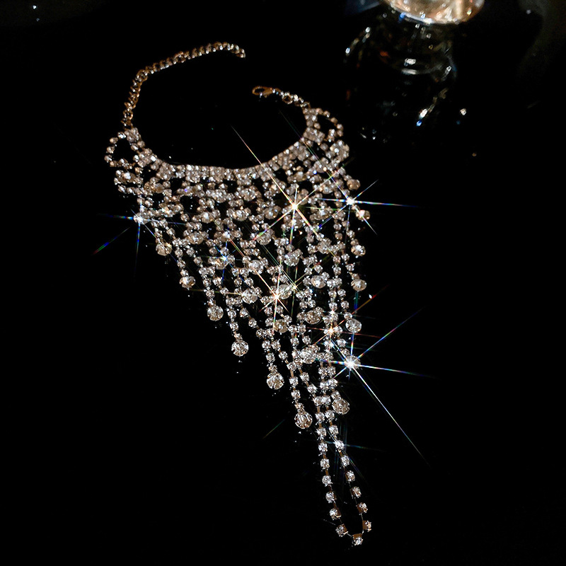 Pulsera de borla multicapa incrustada en diamantes Pulsera de anillo de una pieza de lujo ligero de alto grado Pulsera de diseño exquisito de moda al por mayor