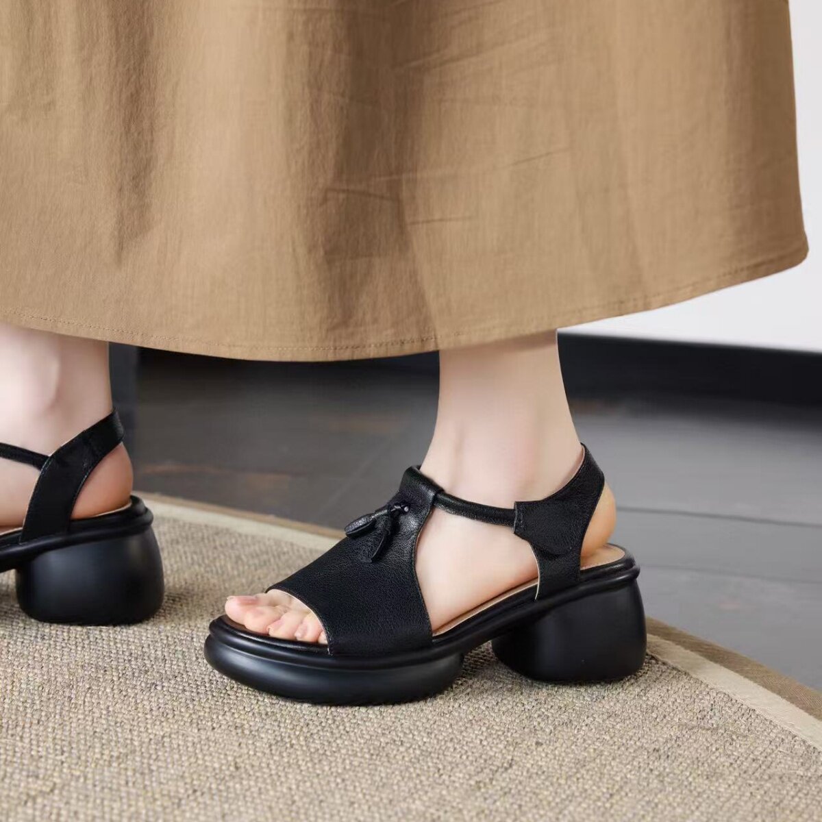 Sandal nữ da thật đế dày mũi hở gót vuông quai ngang — màu đen chi tiết 8