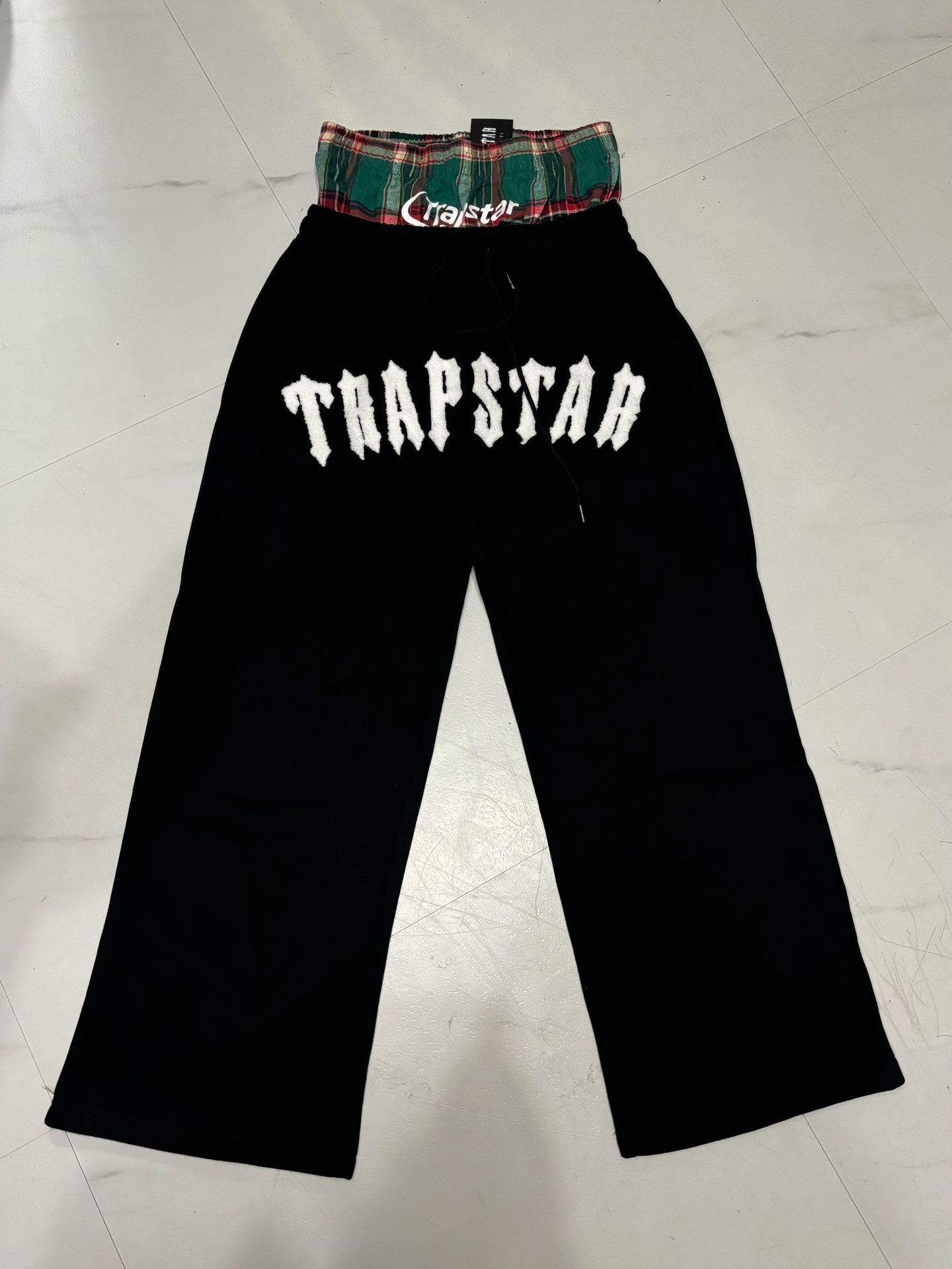 Marca de moda Alcatraz tira reflectante letra impresa camiseta de mangas cortas para hombres y mujeres callejera pantalones cortos casuales set Old Money Style