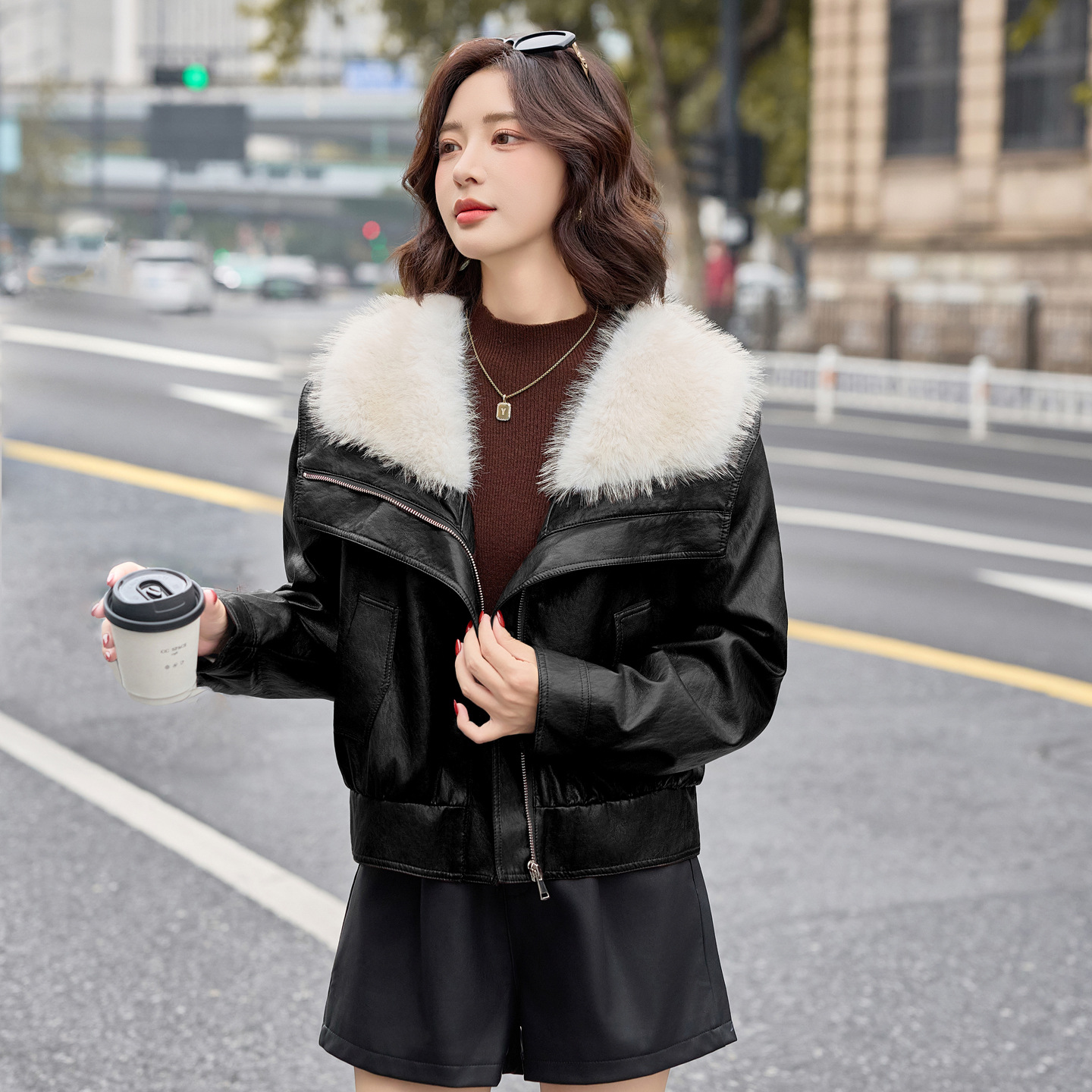Haining Fur Integrated Goatskin Leather Jacket Women's Autumn and Winter 2025 Popular Velvet Classy Brand Jacket