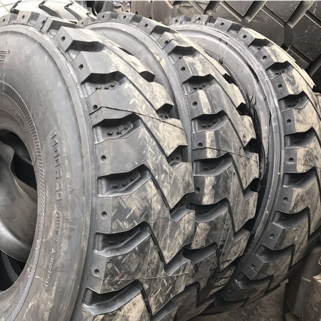 1400R20卡客车载重货车 挂车全钢丝轮胎 三角矿山专用