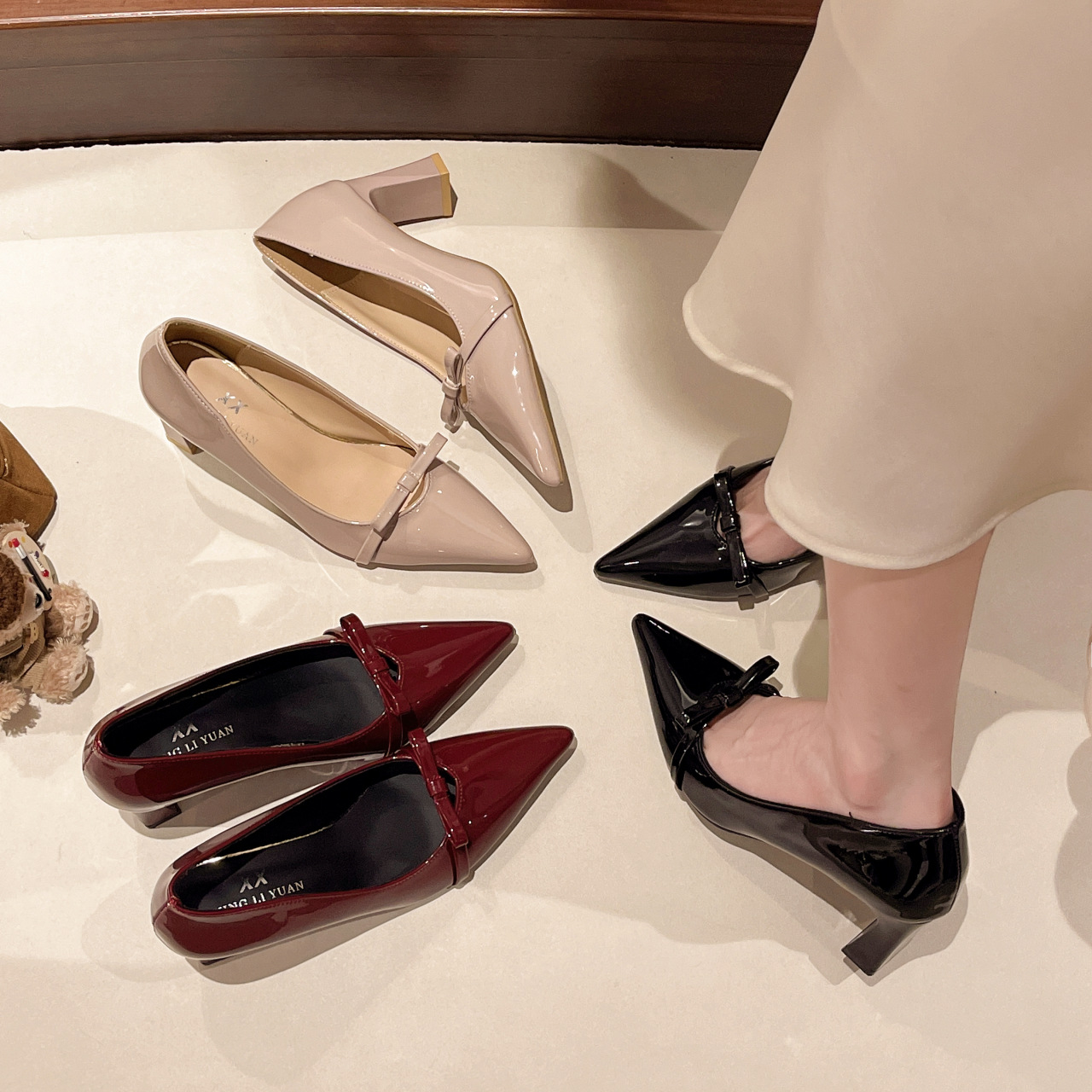 Pointed Toe Shallow Bow 2026 Spring And Autumn New Thick Heel Single Shoes Women's Cross-Border Plus Size French High_vogvips.com
