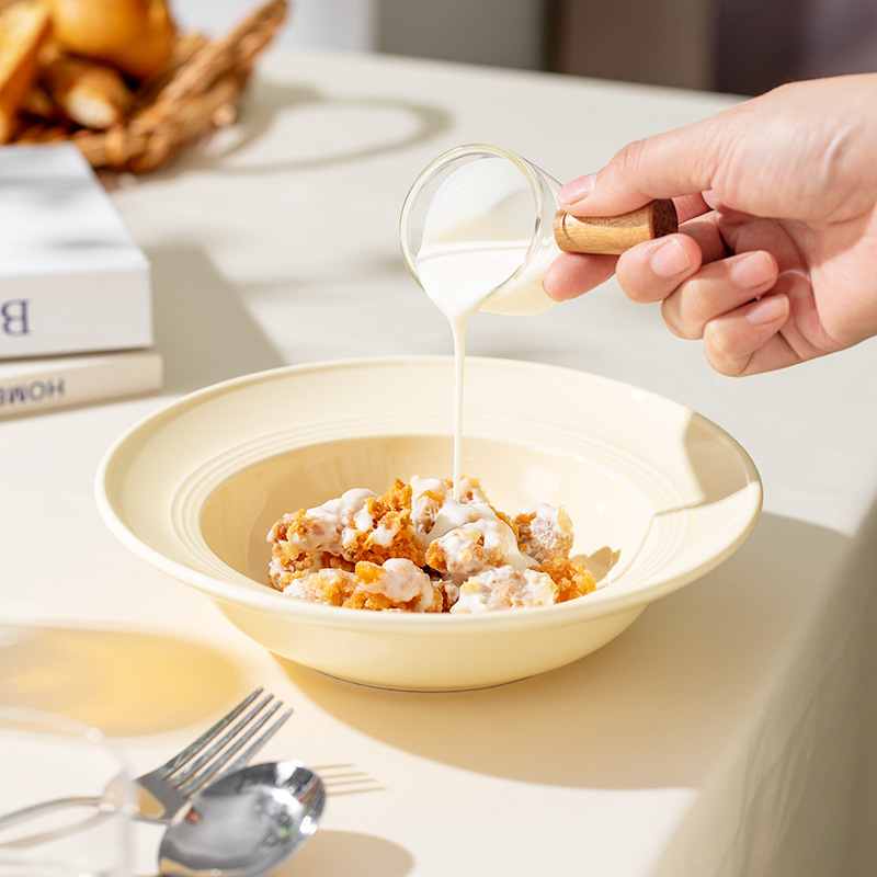 Plato de estilo crema de aspecto alto plato de cerámica simple plato de cena restaurante de alta gama hogar pasta redonda Placa de sombrero de paja