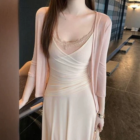 Super flattering and beautiful faux two-piece lace spliced suspender dress layered with long A-line dress for women, slim fit for summer Super flattering and beautiful faux two-piece lace spliced suspender dress layered with long A-line dress for women, slim fit for summer