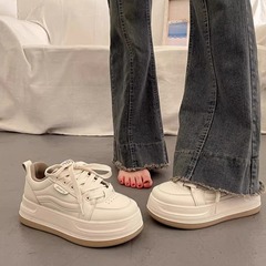 超人気の女性用ハイエンド厚底白靴2025春秋新作多用途ニッチスニーカー人気カジュアルスポーツシューズ